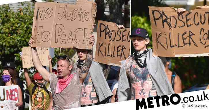 Machine Gun Kelly and Modsun show solidarity as they join George Floyd protests