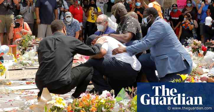 'Let’s do this another way': George Floyd’s brother calls for peace – video
