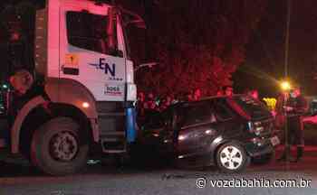 Itamaraju: Homem morre após carro que dirigia bater de frente com carreta na BR-101 - Voz da Bahia