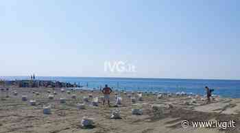 Spiagge libere, anche ad Albissola Marina arrivano i “sacchi” segnaposto - IVG.it