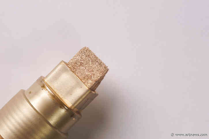 The Best Metallic Markers to Add Shine to Your Creations