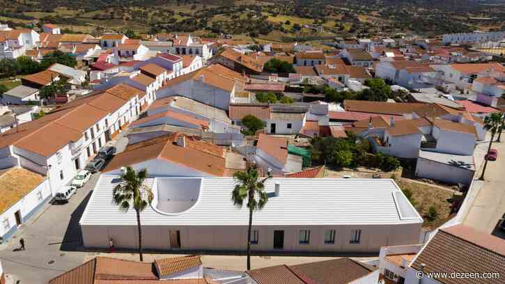 Studio Wet creates 40-metre-long linear house in Spanish village of Alosno
