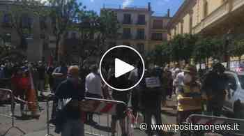 Sorrento, in Piazza Sant'Antonino protestano gli "invisibili": "Chiediamo dignità" - Positanonews