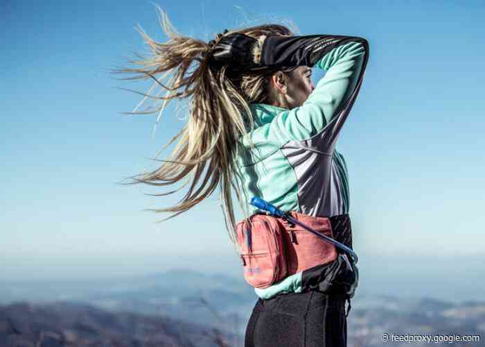 Hydrobelt by Mmuve for athletes and convenient outdoor hydration