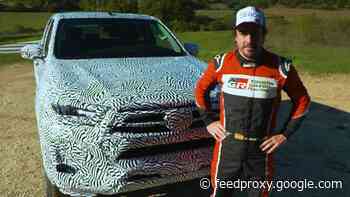 2020 Toyota Hilux driven bu Fernando Alonso (Video)