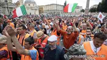 Italiens Rechte protestiert gegen Anti-Corona-Politik