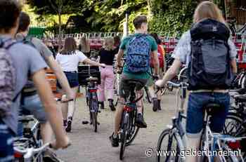 Eerste schooldag: afstand houden op de gang en het plein is flinke opgave