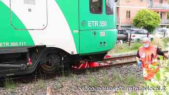 Spaventoso incidente a Ferrara. Finisce sotto il treno: estratto vivo dal convoglio - La Nuova Ferrara
