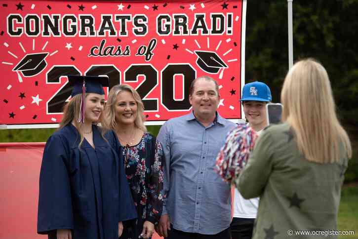 Stonecliffe community in Trabuco Canyon holds a “pop-up” graduation ceremony