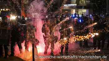 Plünderer ermorden afroamerikanischen Polizisten