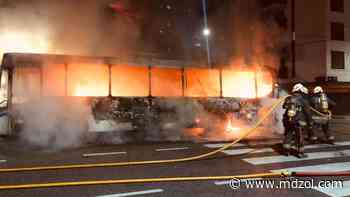 Fuego y explosión de un colectivo en Buenos Aires - MDZ Online