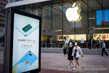 Apple must face U.S. shareholder lawsuit over CEO's iPhone, China comments