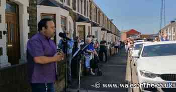 Paul Potts gave a lockdown 70th wedding anniversary performance for neighbours