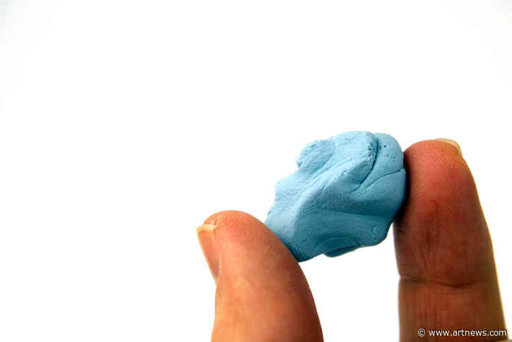 The Best Mounting and Poster Putty for Affixing Your Artworks to Various Surfaces