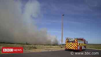 Belfast: Residents told to close windows after 'significant' blaze - BBC News