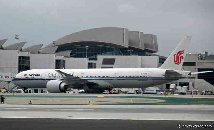 US suspends flights by Chinese airlines in new spat with Beijing