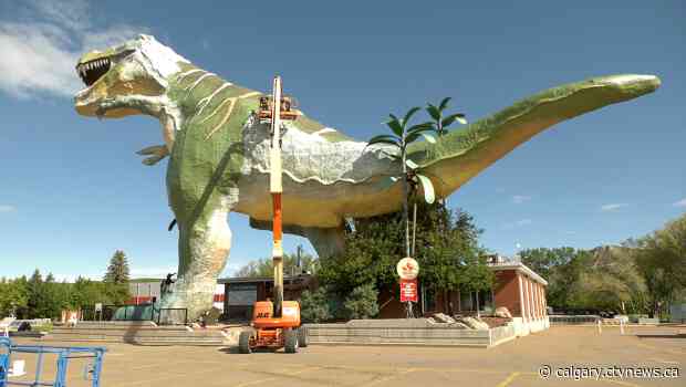 Drumheller’s ‘World’s Largest Dinosaur’ getting a face lift