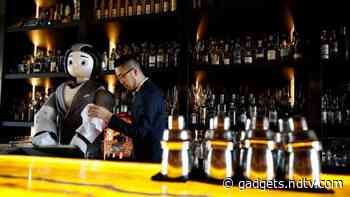 A Robot Walks Into a Bar, Helps Make a Cocktail