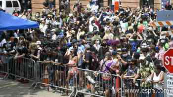 Vikes players pay respects at Floyd's memorial