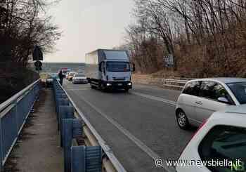 Biella, taglio erba e pulizia cigli stradali sul ponte della tangenziale - newsbiella.it