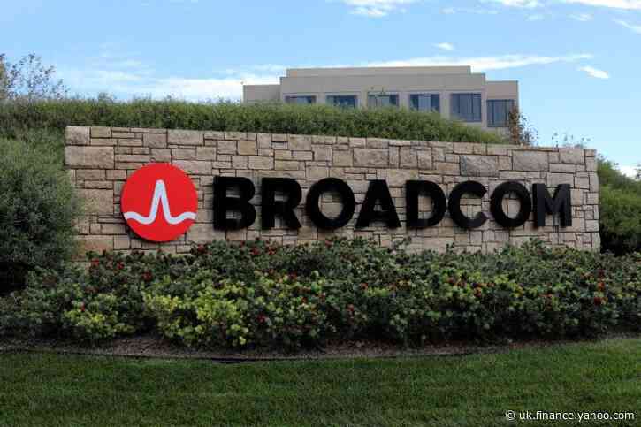 Broadcom's revenue forecast disappoints on possible Apple iPhone delay
