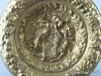 Antique Solid Decorative Plate Bronze With Angels And Blossom Xx Century