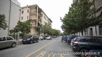 Modena. Spari in via Verdi: la Scientifica cerca le impronte sul campanello del citofono - La Gazzetta di Modena