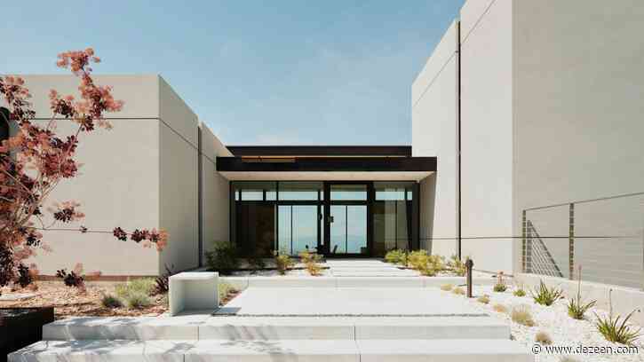 The Pavilion by Feldman Architecture has glass walls designed to "disappear" into California hillside
