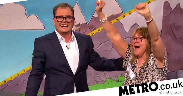 Alan Carr’s Epic Gameshow viewers point out one contestant’s prize is unusable right now