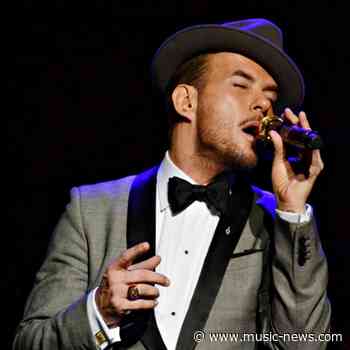 Matt Goss saves the life of a suicidal fan during an online chat