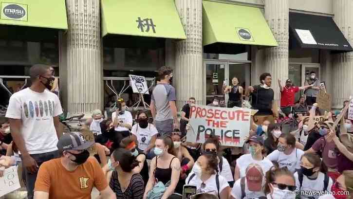 Minneapolis mayor jeered after refusing to support abolishing police department