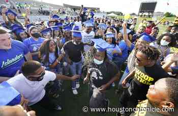 ‘We finally did this’: Houston seniors mark graduation with citywide celebration - Houston Chronicle