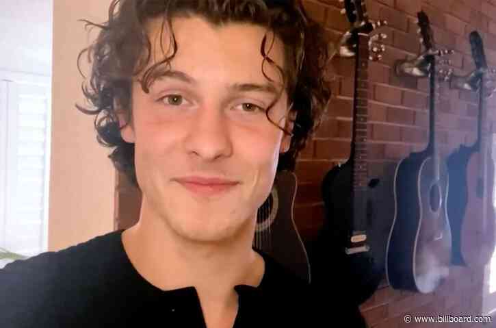 Shawn Mendes Shouts Out Grads, Students Perform His Hit ‘There’s Nothing Holdin’ Me Back’ at ‘Dear Class of 2020′ Commencement