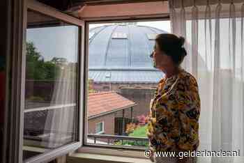 Wonen tegenover de gevangenis: ‘Er werd geregeld over en weer naar boeven gezwaaid’