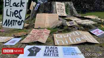 George Floyd: Machynlleth mosaic laid as virus fears stop march