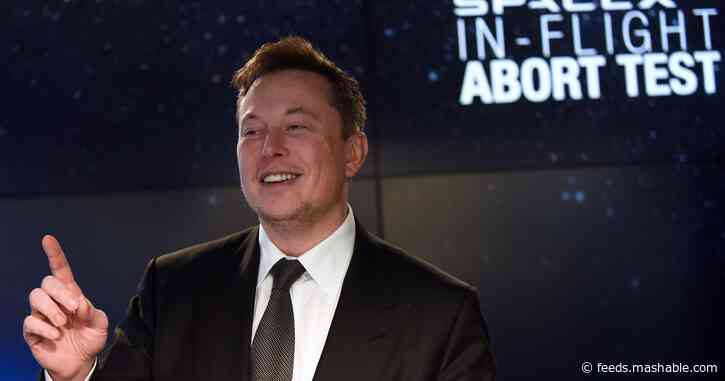 Elon Musk tells employees the next-gen Starship rocket is a 'top SpaceX priority'