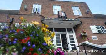 School apologises as leavers turn up dressed as slaves