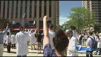 George Floyd: Medical workers gather at Courthouse Square, advocate for change - WHIO