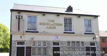 Bricklayers Arms' licence suspended for three more months