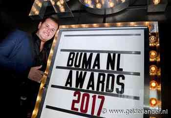 Volkszanger zegt sorry voor negeren 1,5 meterregel bij concert in Tiel: ‘Zal niet meer gebeuren’