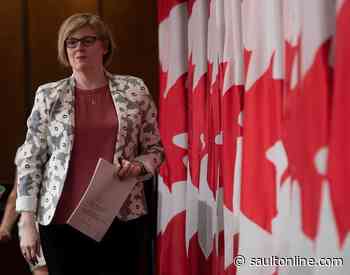 New moms told go work to get EI parental benefits after jobs lost to COVID-19