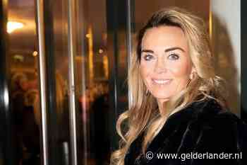 Monique heeft meisjesdag en Fajah zet onschuldige blik op