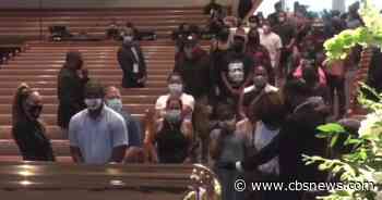 Thousands gather in Houston to pay respects to George Floyd - CBS News
