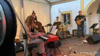 Nach Lockerungen: Weltweit erstes Jazzfestival startet in Passau - BR24