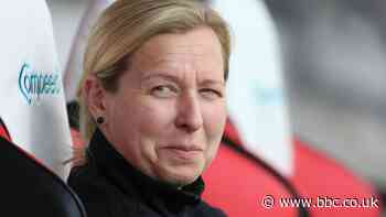 Jayne Ludlow: Wales manager sure of women's football growth - BBC News