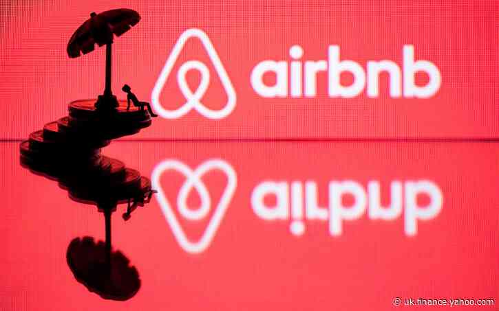 Thousands of Dutch Airbnb customers claim money back for 'double charging'