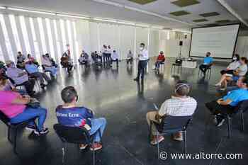 Entrega Carlos Herrera Tello 50 créditos emergentes a comerciantes de Zamora - Altorre