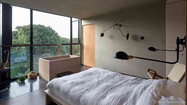 Szczepaniak Astridge focuses London loft extension on timber bath