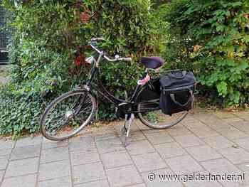 Politie zoekt inbreker die rammelende ‘vluchtfiets’ achterliet in Bennekom