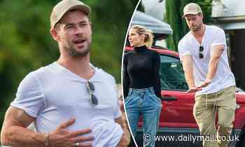 Chris Hemsworth flaunts his killer dance moves after lunch with Elsa Pataky in Byron Bay - Daily Mail